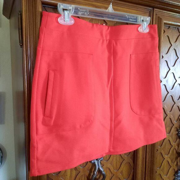 Forever 21 Structured Shift Mini Skirt w/ Patch Pockets NWOT! - Red, Size S - Picture 3 of 14